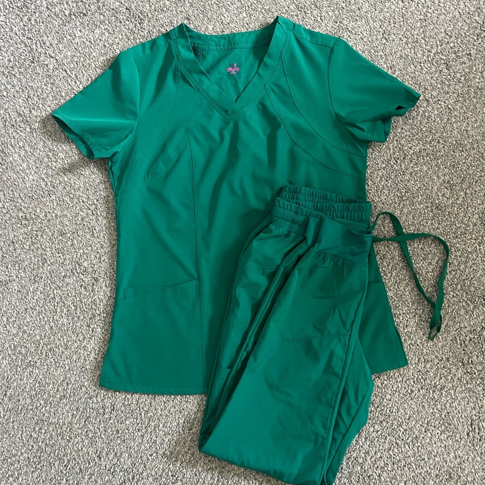 Women's Green Scrub Top & Pants Set - Brand Unspecified